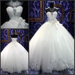 China Vestidos de casamento brancos luxuosos do querido personalizados para senhoras à venda