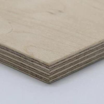 China Low Formaldehyde Emission Waterproof High quality 1.22*2.44*0.0012m for high-end cabinet poplar plywood for sale