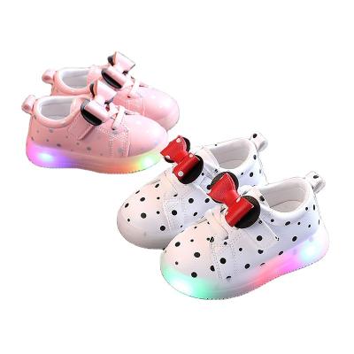 China Spring and Autumn New Children's Lighting Light Shoes Girls Bow Light LED Luminous Shoes and Breathable Baby Shoes for sale