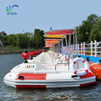 Cina Inflatable outdoor water play equipment bumper boat electric pedal boat water play equipment in vendita