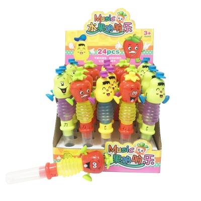 China Promotional Toys Promotional Toys Plastic Fruit Shaking Toy Funny Healthy Candy Bottle Candy Toys for sale