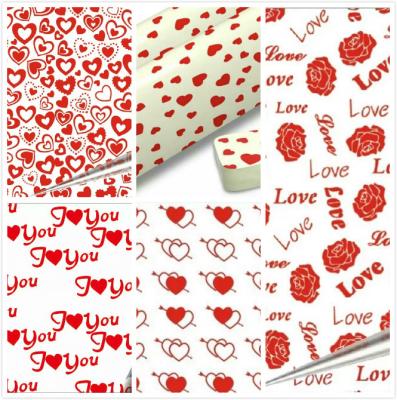 China Disposable Heat Transfer Chocolate Paper Valentine's Day Love Heart Shape Chocolate Transfer Sheet Printing For Cake Decorating for sale