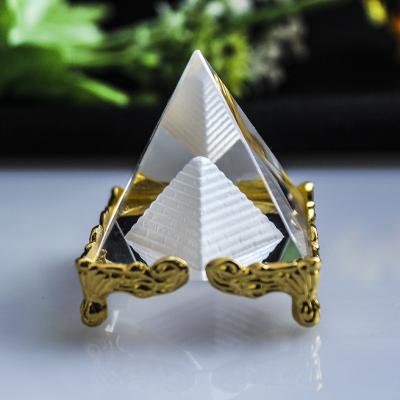 China Europe Crystal Clear Glass Egyptian Pyramid Paperweight For Souvenir for sale