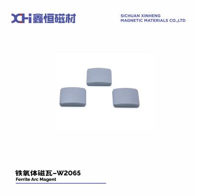 Chine Moulure humide Ferrite magnétique permanent finement poli pour moteur universel W2065 à vendre