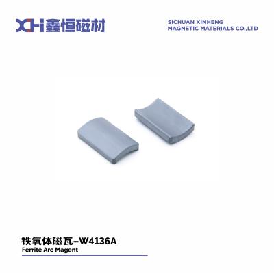 China Festplattenmagnet Sinter Permanentmagnet Ferrit wird in Motorradmotor W4136A verwendet zu verkaufen