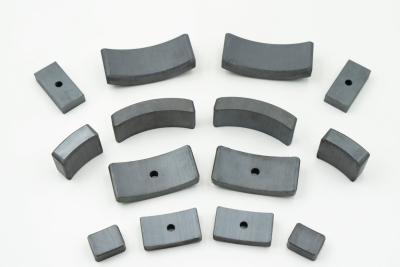 Cina Ferrite a magnete permanente potente per i motori di pulitori per automobili senza rivestimento 340 mm × 255 mm × 75 mm in vendita