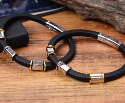 China Genuine Leather Stainless Steel Buckle Leather Black Magnetic Bracelet For Men for sale