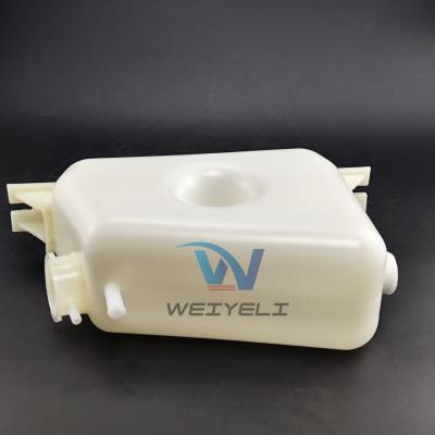 Chine JCB réservoir d'eau de radiateur de liquide de refroidissement 123-02139 ACP0336010 ACP0340100 72637616 72637619 pour MF moissonneuse bouilloire en plastique machines industrielles à vendre