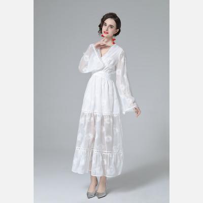 China 2022 Hot Selling Beautiful Long Sleeves Anti-Static Feather Embroidered Yarn Stylish Women Lightweight Casual Dress for sale