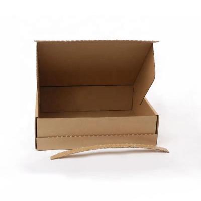 China Zipper Mail Box Recyclable Custom Cardboard 3 Layer Small Cardboard Postal Packing Box E-commerce Environmental Protection Express Packaging for sale