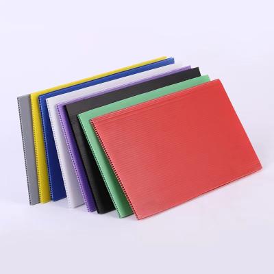 China Anti Pressure Pp Hollow Corrugated Sheet Anti Corrosion Color Glossy Corrugated Plastic Board for sale