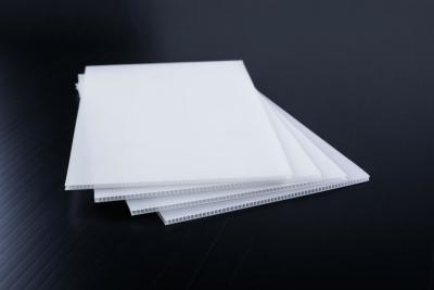 China 150CM Plastic Polypropylene Hollow Board PP Corrugated Board Anti Pressure Box for sale