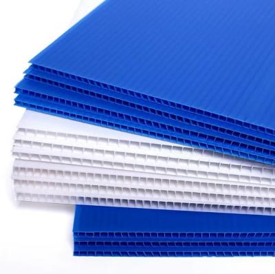 China Plastic Corrugated Sheet PP Hollow Panel can customized any shape and size en venta