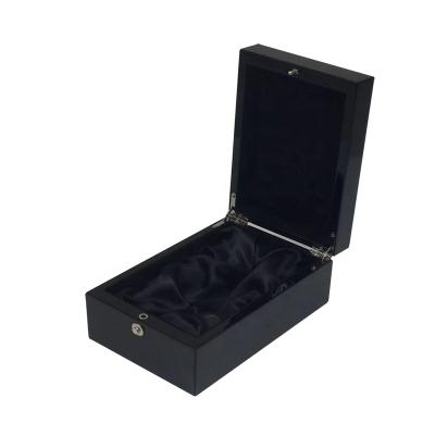 China Biodegradable custom design hot sale elegent wooden Dubai perfume box with lock for sale