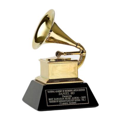 China Europe Metal And Resin Customized Grammy Award Trophy Cup for sale