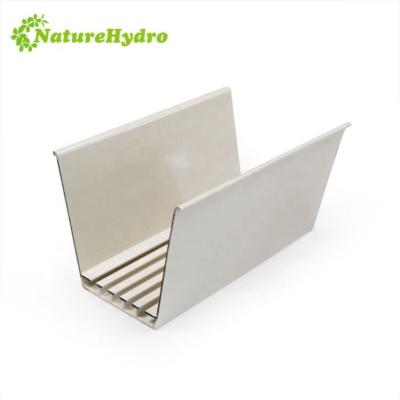 China Easily Assembled Greenhouse Cutter Elevating PVC Gutter Hanging Gutter System for sale