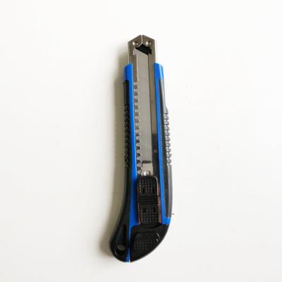 China Blade High Carbon Steel Multifunctional Smooth Sliding Silver Retractable Folding Utility Knife for sale