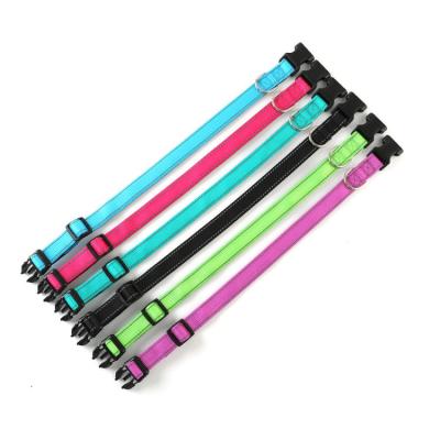 China Custom Reflective Silk Dive Nylon Dog Collar Wholesale Pet Collar Hardware Plastic Buckle for sale