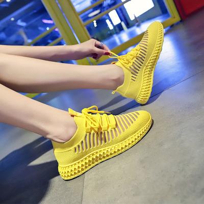 China CUSHIONING New Fashion Sneakers Women Shoes Sports Running Flat Luxury Sneakers Women Sports Shoes for sale