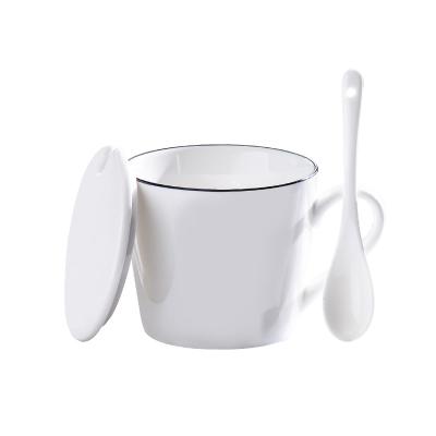 China Customized Sustainable Christmas White Coffee 11oz Ceramic White Mugs With Spoon for sale