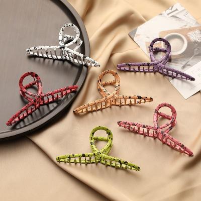 China Fashional Summer Fashion Colorful Hairpin Korean Women's Metal Claw Geometric Hair Clips for sale