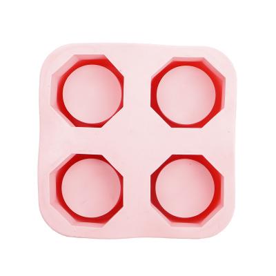 China 4 cubos flexíveis com resistência a derrames para coquetel Whisky Silicone Ice Cube Tray à venda