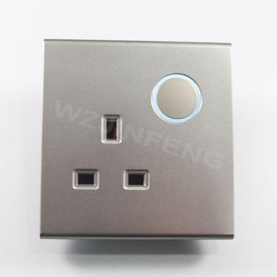 China Poland Residential / Multipurpose Swith Cover Electric Power Wall Switched Outlet Outlet for sale