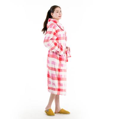 China Breathable Wholesale Luxury Designer Women Men Custom Logo Wedding Spa Hotel Cotton Waffle Robe Waffle Bathrobe for sale