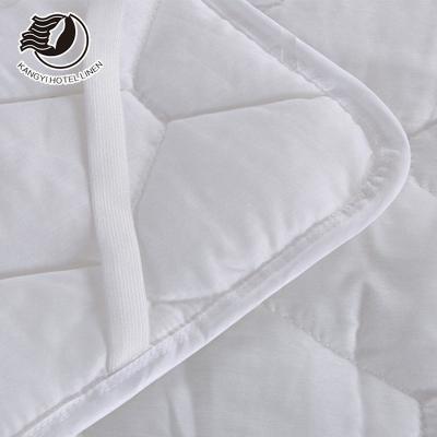 China Factory Wholesale Star Waterproof Queen Hotel Bed Waterproof White Quilted Mattress Protector For Hotel for sale