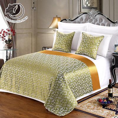 China Nondisposable Bright Warm Color Hotel And Motel Bedspread Throw Bed Runner for sale