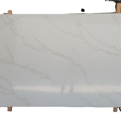 China Contemporary Quartz Slabs For Apartment Calacatta Gold for sale