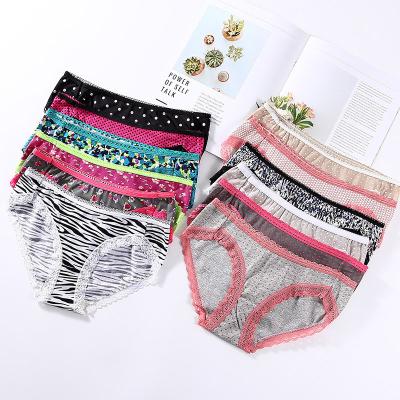 China 2021 Selling ladies underwear hot adult floral lace breathable lace low waist briefs medium size random style wholesale panties for sale