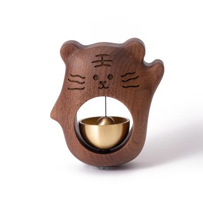 China Modern Japanese Wood Copper Creative Bell Walnut Entrance Chimes Solid Wood Chimes Hanging Creative Decoration Wooden Doorbell for sale