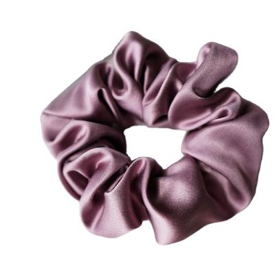 China Fashionable scrunchies 2020 new style solid color women's hair elastic silk scrunchies for sale