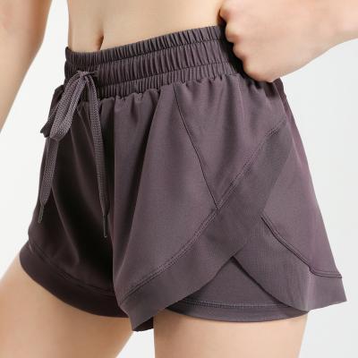 China new Anti-wrinkle sports shorts women's fitness fake two loose quick-drying breathable yoga women sports shorts running casual shorts women for sale