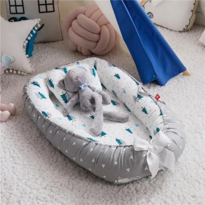 China Portable Fashion Organic Infant Sofa Crib Cuddle Baby Nest For Crib for sale