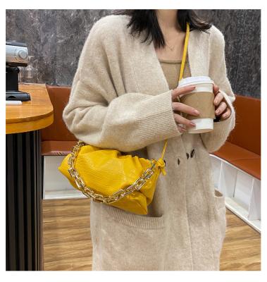 China 2021 Fashion New Clouds Luxury Handbags Women Pleats One-Shoulder Chunky Chain Women's Below Small Bag Fashionable for sale