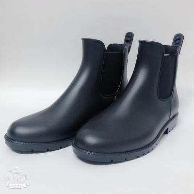 China Lightweight Black Ankle Garden PVC Rain Boots For Women for sale