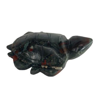 China Factory Wholesale Africa Bloodstone Carving Gemstone Crystal Healing Turtle Figurine Carving Bloodstone For Decor Gift LC08140 for sale