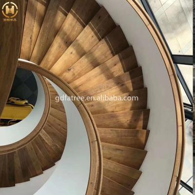 China New Style Indoor Curved Wooden Staircase Stairs / European Oak Stairs Step Solid Wood Stairs for sale