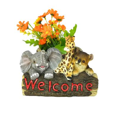 China Europe Garden Decoration Designer Home Decoration And Garden Animal Pots For Plants Garden Decor Giraffe Bear Elephant Resin for sale