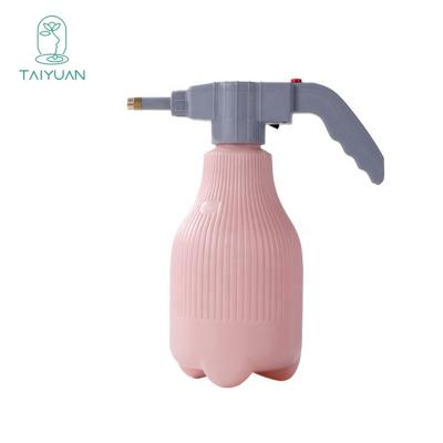 China 2020 New Garden Style Self Water Can Electric Sprayer Bottle Watering Box For Flowers And Plants for sale