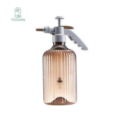 China Refillable Garden Roman Column Garden Plastic Water Sprayer Bottle Watering Can Empty 2L Mist Trigger Spray Bottle for sale