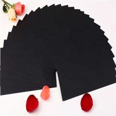 China Waterproof Factory Wholesale 650gsm Black Wood Pulp Compound Card Paper All Laminated Black Cardboard For Box Packing for sale