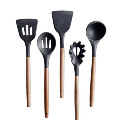 China Stocked Kitchen 5 Pcs Cocina Kitchen Accessories Amazon Popular Acacia Wood Utensil Cheap Utensils Set Silicone Cooking Tools for sale