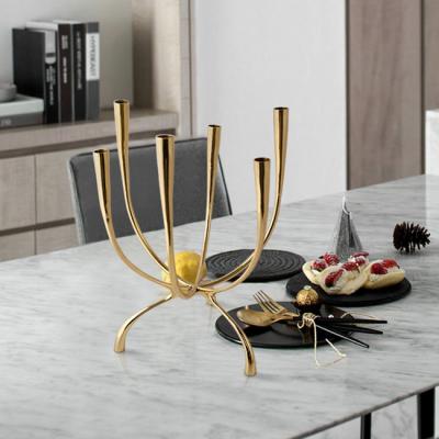 China Modern Home Vintage Light Luxury Modern Centerpiece Brass Candlestick Candlestick Holder Stand Decoration for sale