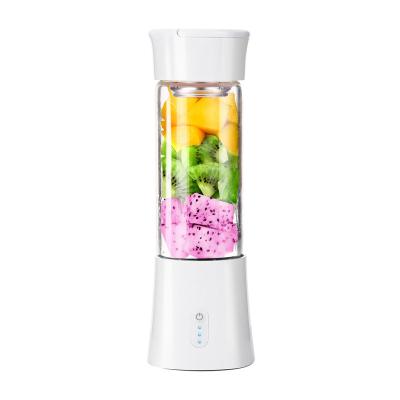 China 2022 safety new usb portable fruit juicer cup refilling/easy to clean/environmental protection rechargeable mini fruit blender for sale