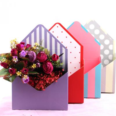 China Recycled Materials Valentine's Day Envelope Flower Colorful Creative Exquisite Gift Boxes Beautiful for sale