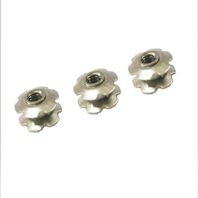 China Heavy Industry M6 Thread Type Stainless Steel Round Pipes Material Tubes Insert Nut Fastener for sale