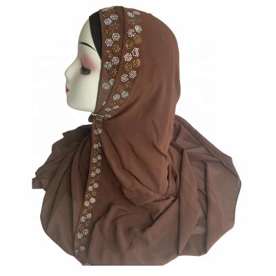 China Hot Long Diamond Piercing Malaysia Chiffon Hijab Shawl Scarf Tudung Hijab Chiffon Shawl Muslim Faux Stone Scarf for sale